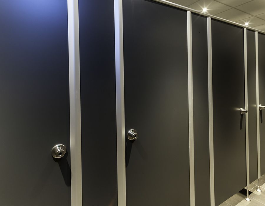 Referenz Rink GmbH - WC Trennwand Typ Rink NA 13 - Kinopolis, Giessen